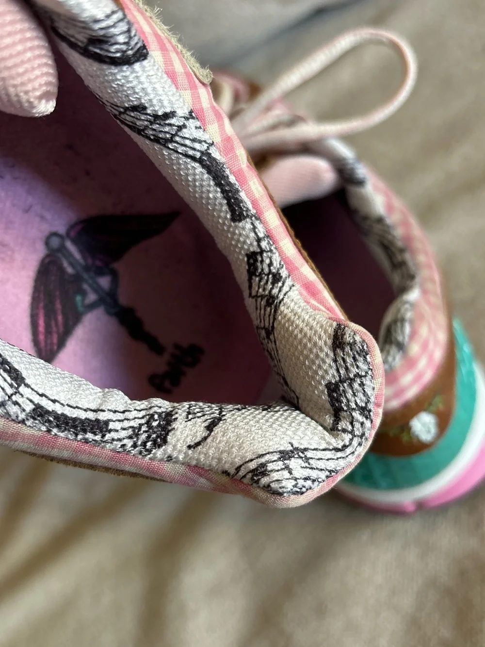 Nike Zoom Vomero 2010 Doernbecher Claire Logue 437535-200 8.5